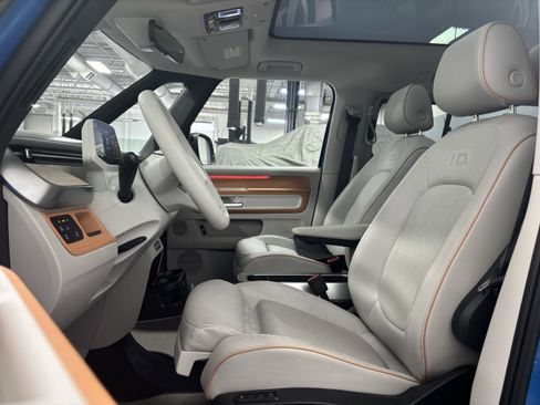 New 2025 Volkswagen ID. Buzz 1st Edition image 3