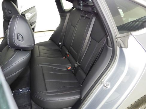 Used 2023 BMW i4 eDrive40 image 21