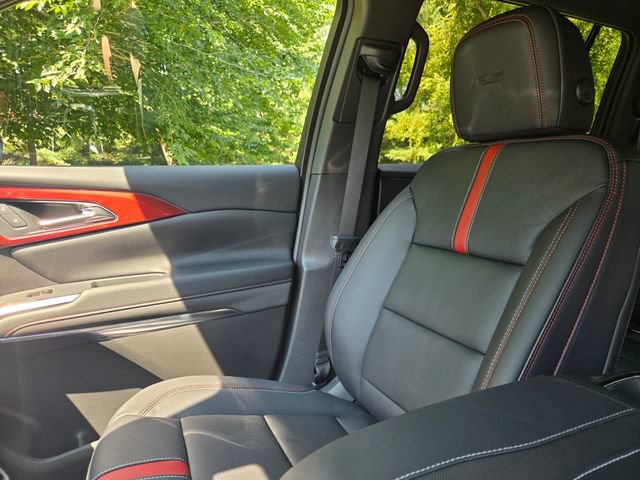 New 2026 Chevrolet Traverse RS w/ LPO, Floor Liner Package FWD image 26