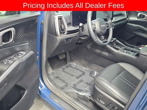 Used 2024 Kia Sorento S w/ Panoramic Sunroof Package AWD/4WD image 9