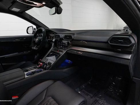 Used 2023 Lamborghini Urus Performante AWD/4WD image 48