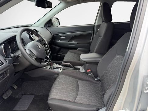 Used 2025 Mitsubishi Outlander Sport LE AWD/4WD image 12