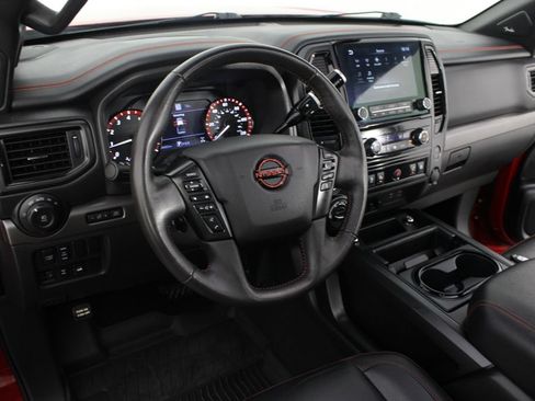 Used 2024 Nissan Titan PRO-4X w/ Pro-4x Convenience Package AWD/4WD image 10