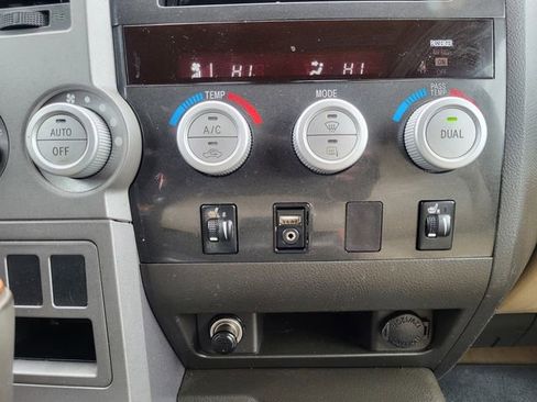Used 2010 Toyota Tundra Limited AWD/4WD image 10