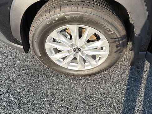 Certified 2026 Toyota Corolla Cross LE FWD image 34