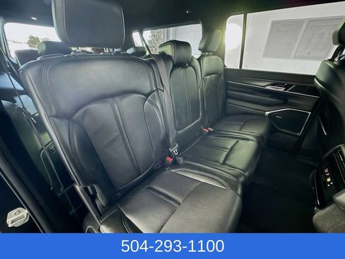 Used 2024 Jeep Wagoneer L Series II RWD image 31