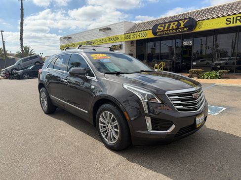 Used 2017 Cadillac XT5 Luxury FWD image 1