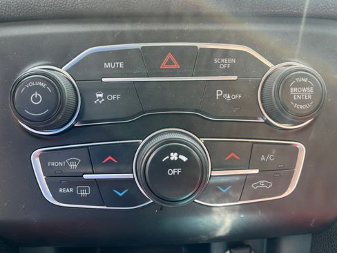 Used 2022 Dodge Charger SXT w/ Blacktop Package image 30