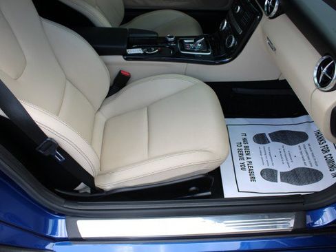 Used 2017 Mercedes-Benz SLC 300 w/ Premium 1 Package image 19