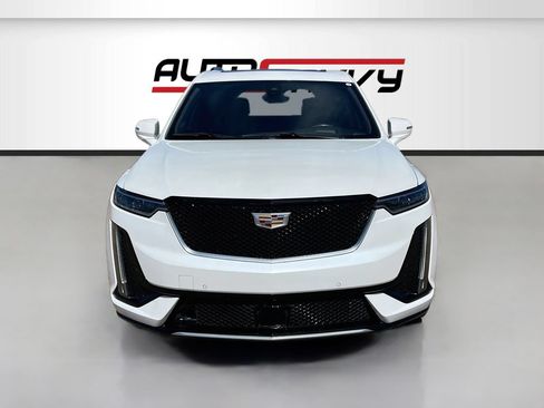 Used 2024 Cadillac XT6 Sport w/ Technology Package AWD/4WD image 2