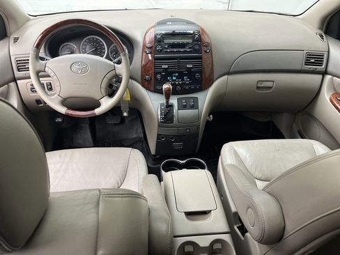 Used 2005 Toyota Sienna image 4