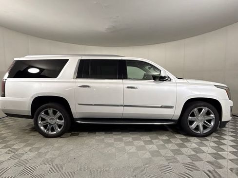 Used 2020 Cadillac Escalade ESV Premium Luxury AWD/4WD image 9