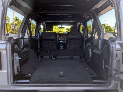 Used 2019 Jeep Wrangler Unlimited Rubicon AWD/4WD image 41