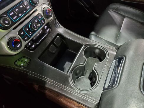 Used 2019 GMC Yukon XL SLT image 37