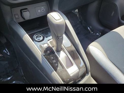 New 2025 Nissan Versa SV image 9