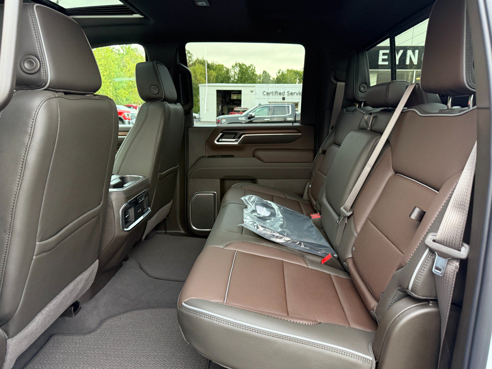 New 2026 GMC Sierra 3500 Denali AWD/4WD image 17