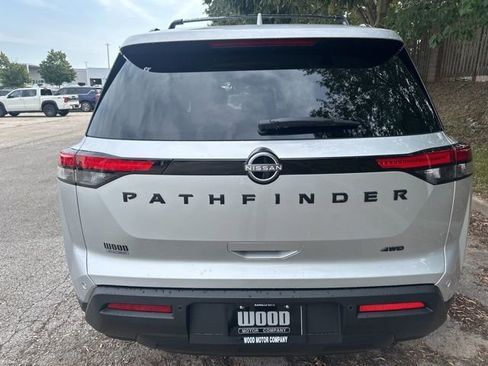 New 2025 Nissan Pathfinder SV w/ Black Appearance Package image 6