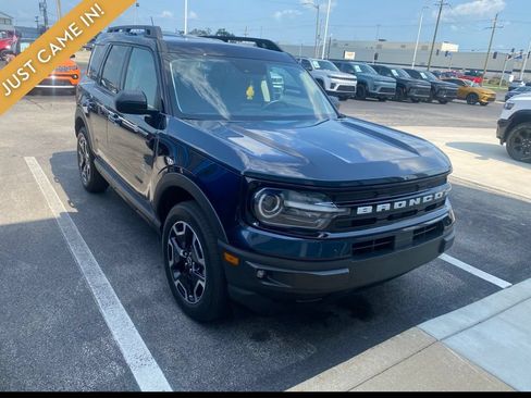 Used 2023 Ford Bronco Sport Outer Banks w/ Tech Package AWD/4WD image 4