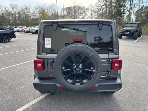 Used 2025 Jeep Wrangler Unlimited Sahara w/ Safety Group AWD/4WD image 7