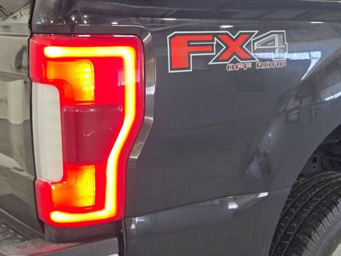 Used 2017 Ford F350 Lariat w/ Lariat Ultimate Package image 21