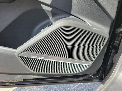 Used 2025 Audi Q5 2.0T Premium Plus w/ Premium Plus Package image 18