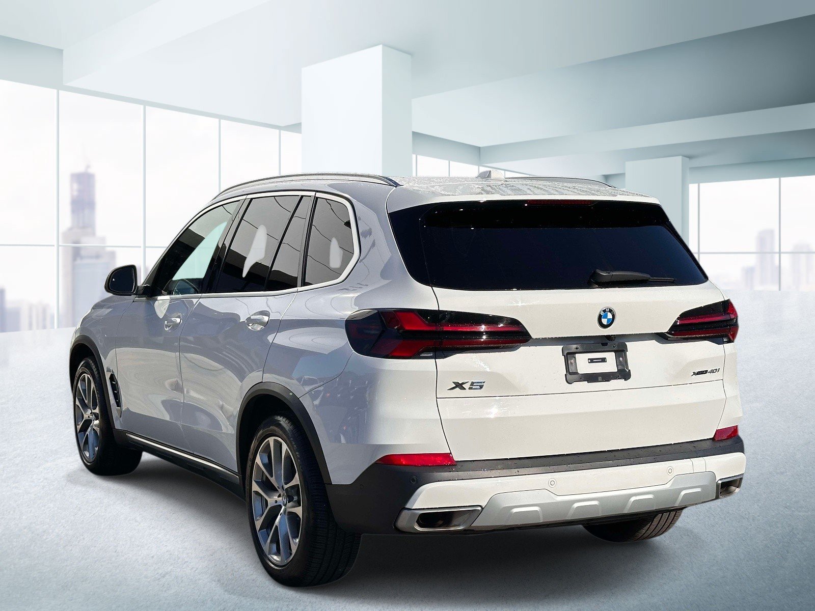 Used 2024 BMW X5 xDrive40i w/ Premium Package AWD/4WD image 3