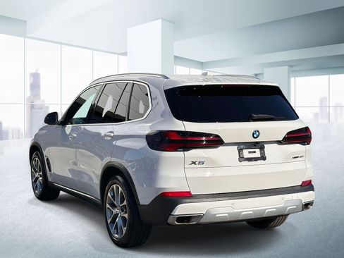 Used 2024 BMW X5 xDrive40i w/ Premium Package AWD/4WD image 3