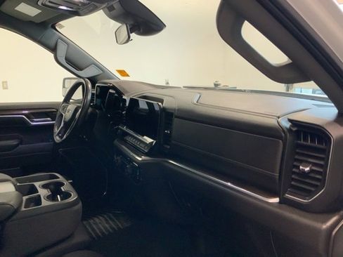 Used 2023 Chevrolet Silverado 1500 RST w/ Z71 Off-Road Package image 32