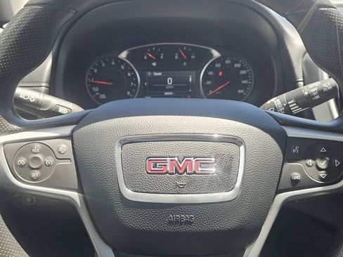 Used 2024 GMC Terrain SLE FWD image 16