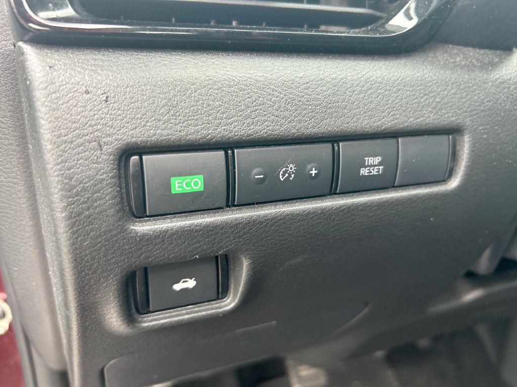 Used 2025 Nissan Sentra SV FWD image 13