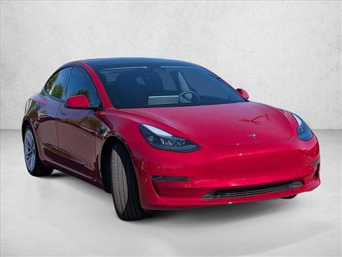 Used 2021 Tesla Model 3 Standard Range Plus RWD image 3