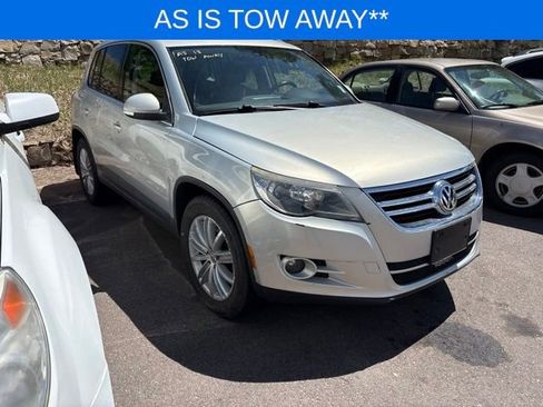 Used 2010 Volkswagen Tiguan SEL FWD image 1
