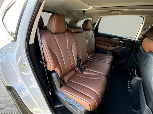 Used 2024 Acura MDX SH-AWD w/ Advance Package image 19