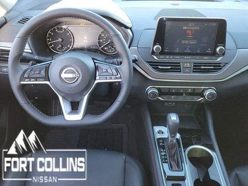Used 2025 Nissan Altima 2.5 SR image 9