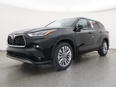 New 2026 Toyota Highlander Platinum image 42