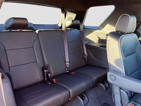 Used 2023 Chevrolet Traverse Premier w/ Redline Edition image 29