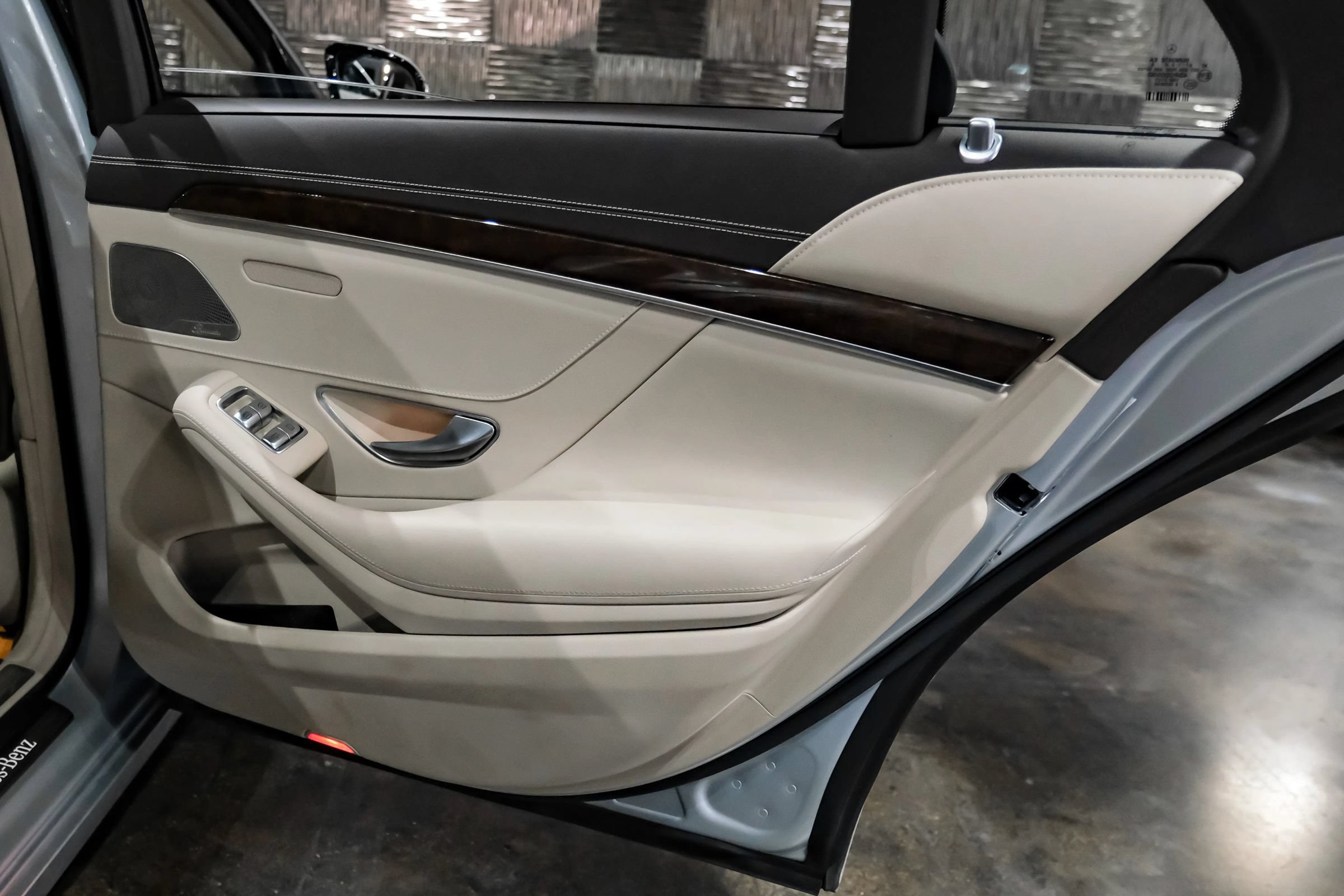 Used 2019 Mercedes-Benz S 450 Sedan image 44