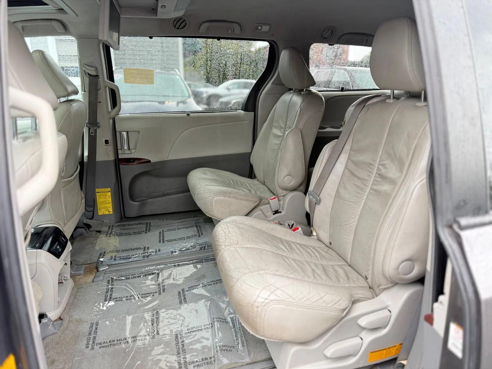 Used 2011 Toyota Sienna XLE w/ Entertainment Pkg FWD image 15