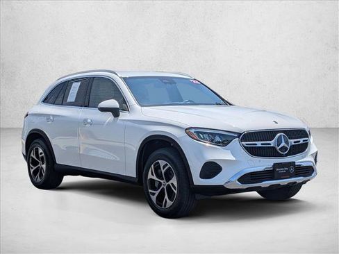 Certified 2025 Mercedes-Benz GLC 350e 4MATIC image 5