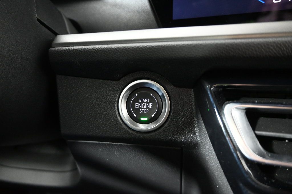 Used 2024 Chevrolet Traverse LT w/ Enhanced Driving Package AWD/4WD image 33