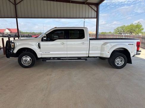 Used 2018 Ford F350 Lariat w/ Lariat Ultimate Package image 4