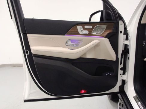 New 2026 Mercedes-Benz GLS 450 4MATIC image 15