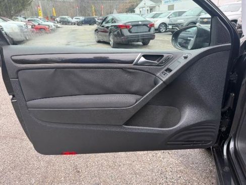 Used 2010 Volkswagen GTI 2-Door image 15