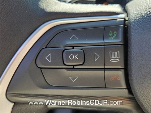 New 2025 Jeep Grand Cherokee Altitude image 23