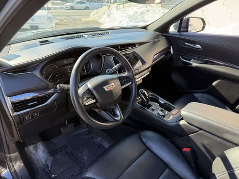 Used 2023 Cadillac XT4 Luxury w/ Cold Weather Package image 23