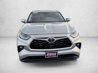 Used 2024 Toyota Highlander XLE video 2