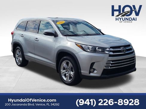 Used 2018 Toyota Highlander Limited image 1