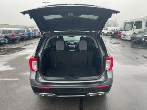 Used 2023 Ford Explorer XLT w/ Equipment Group 202A AWD/4WD image 10