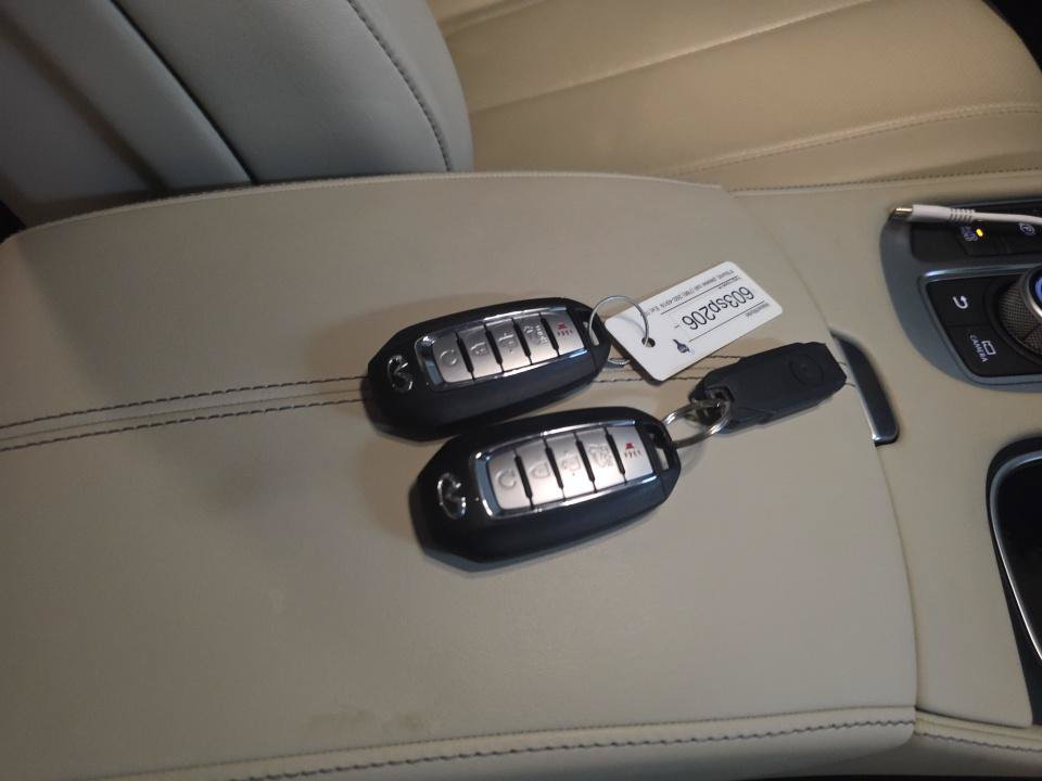 Used 2024 INFINITI QX60 Luxe FWD image 2