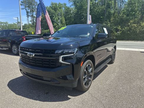 Used 2023 Chevrolet Suburban RST w/ Luxury Package RWD image 12